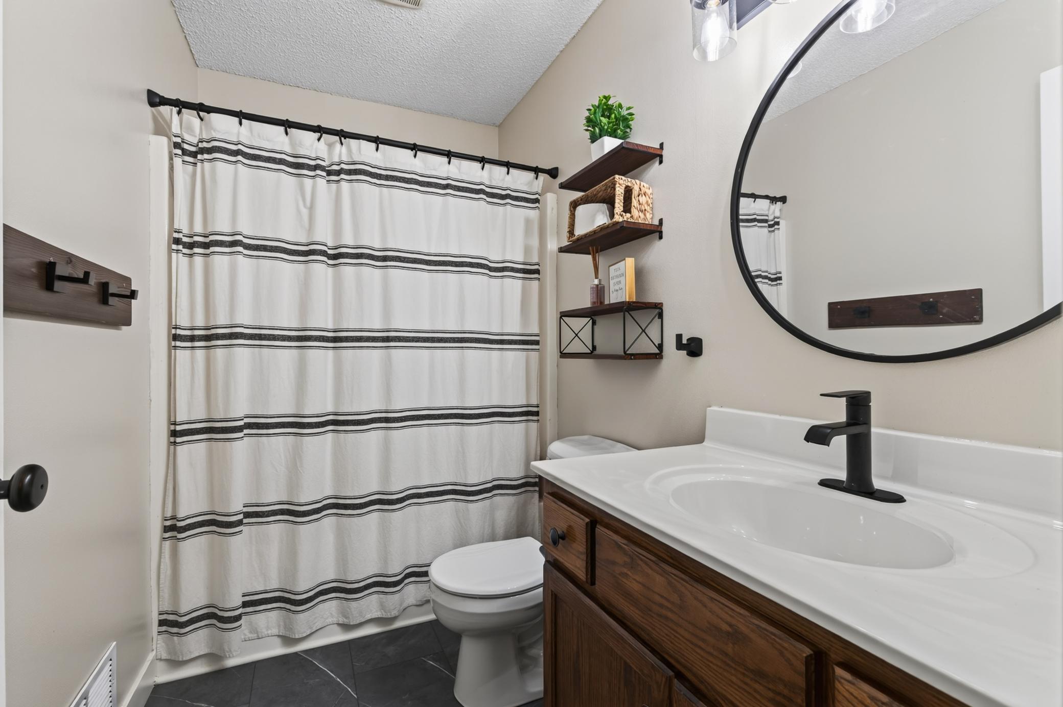 Full Bathroom-Upper