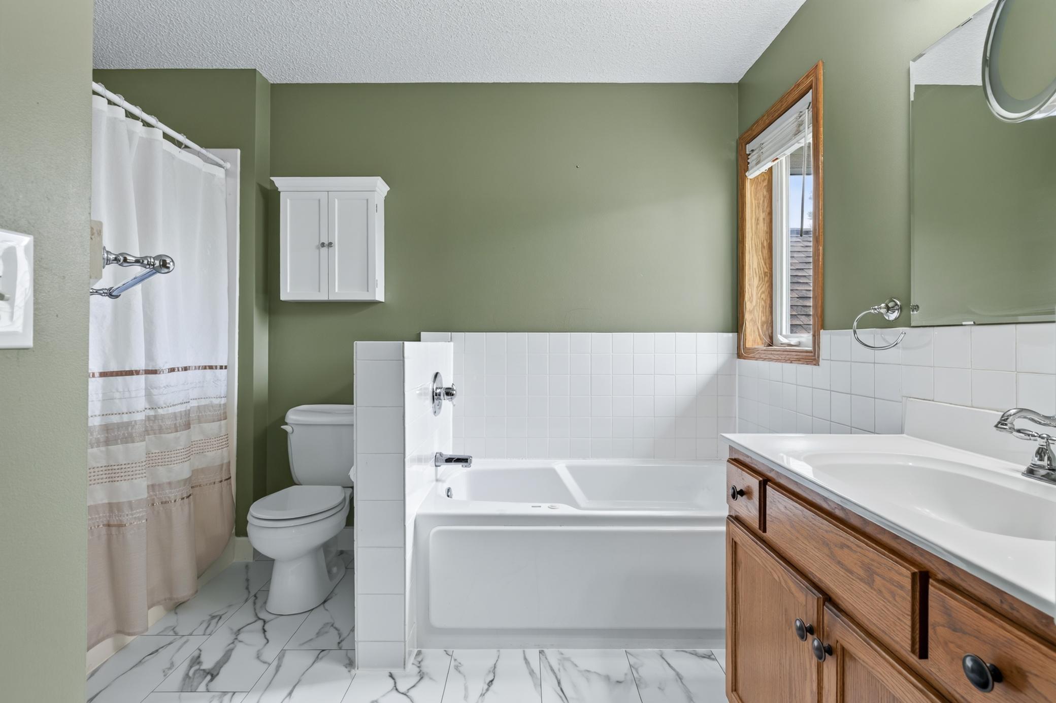 Master private bathroom