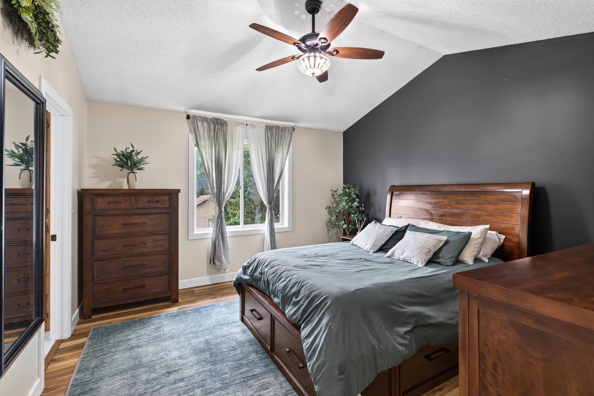 Main Bedroom-Upper