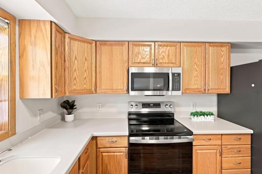 Tons of cabinets!