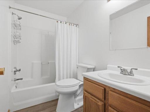 13-Bathroom.jpg