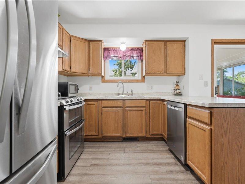 08-Kitchen.jpg