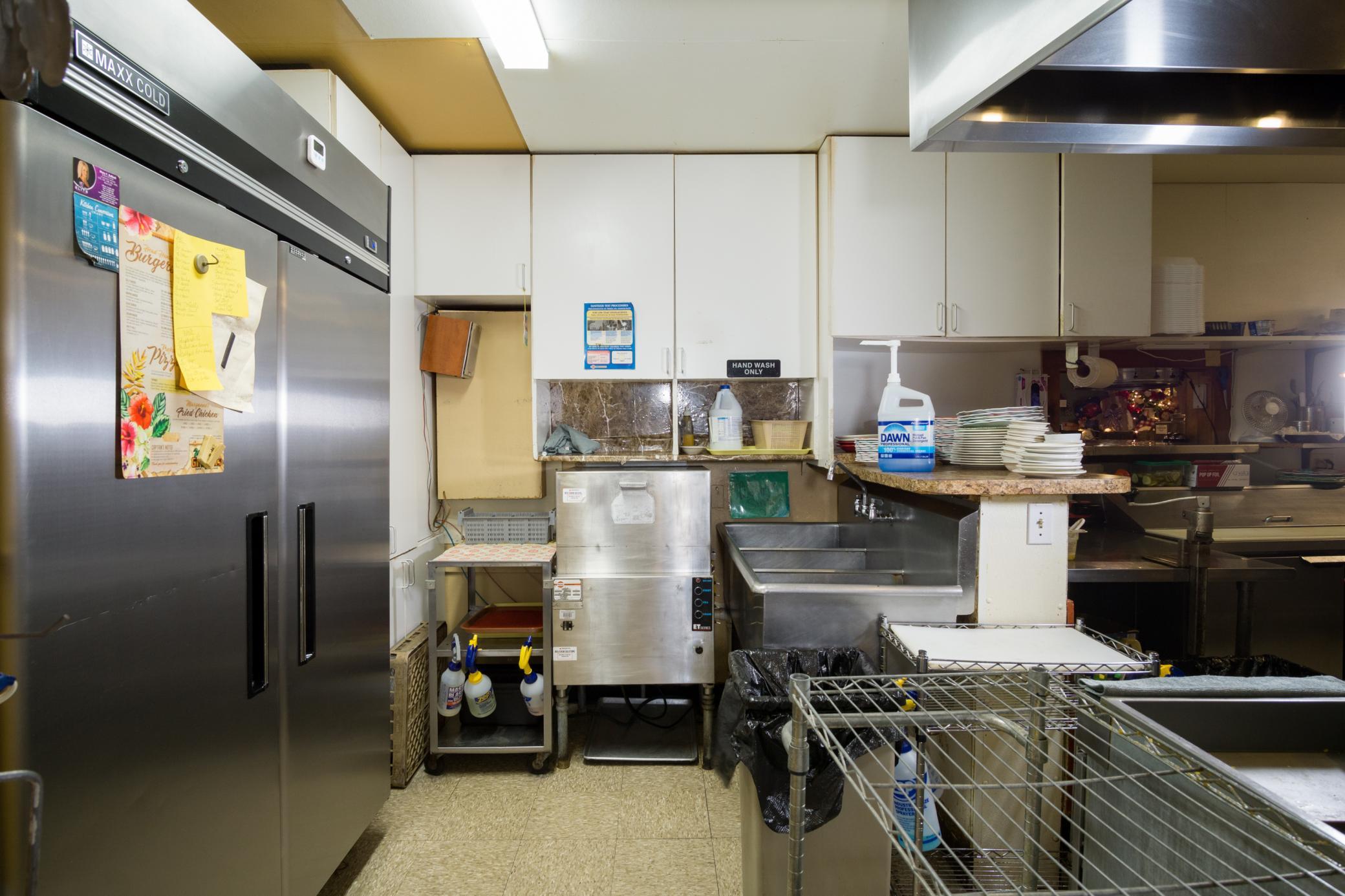23-Restaurant Main Kitchen.jpg