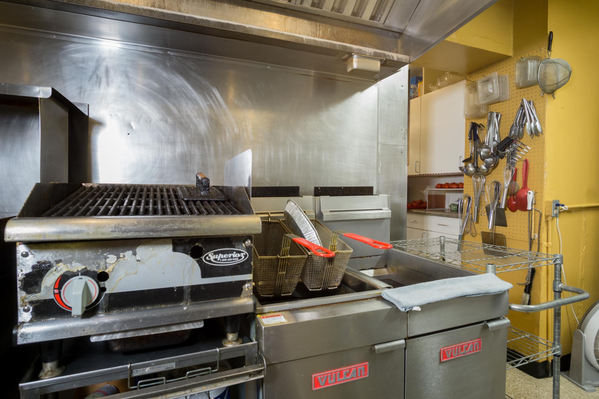 19-Restaurant Main Kitchen.jpg