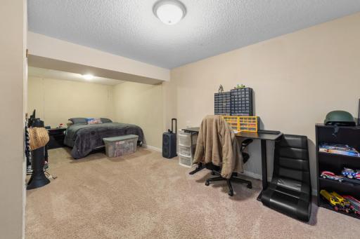 1401 Summer Lane, Faribault, MN 55021