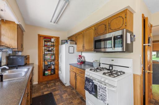 1401 Summer Lane, Faribault, MN 55021