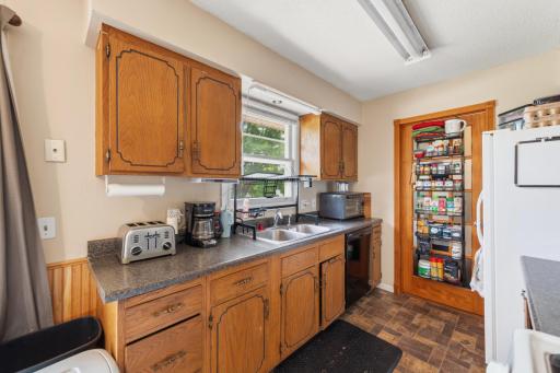 1401 Summer Lane, Faribault, MN 55021