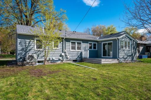 22-web-or-mls-1756-w-saunders-ave.jpg