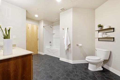 1901 E Hennepin Avenue, 104, Minneapolis, MN 55413