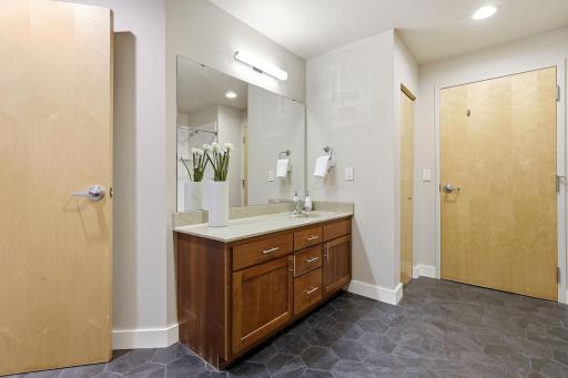 1901 E Hennepin Avenue, 104, Minneapolis, MN 55413