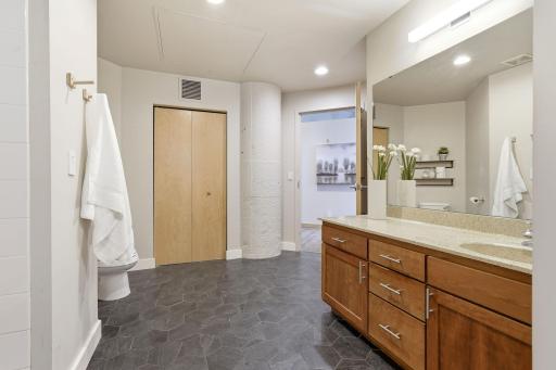1901 E Hennepin Avenue, 104, Minneapolis, MN 55413