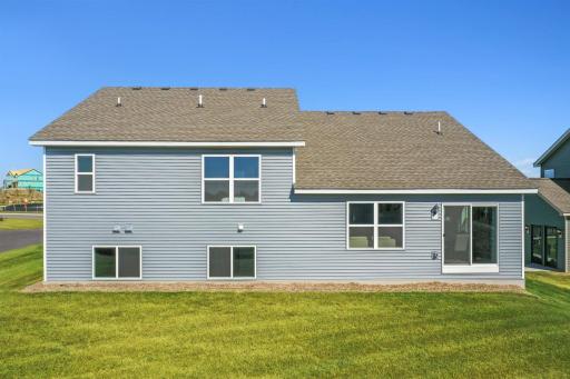 Photo of model, colors and options will vary.
