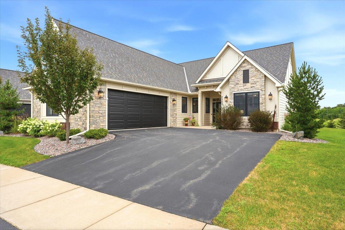 02-Front of Home.jpg