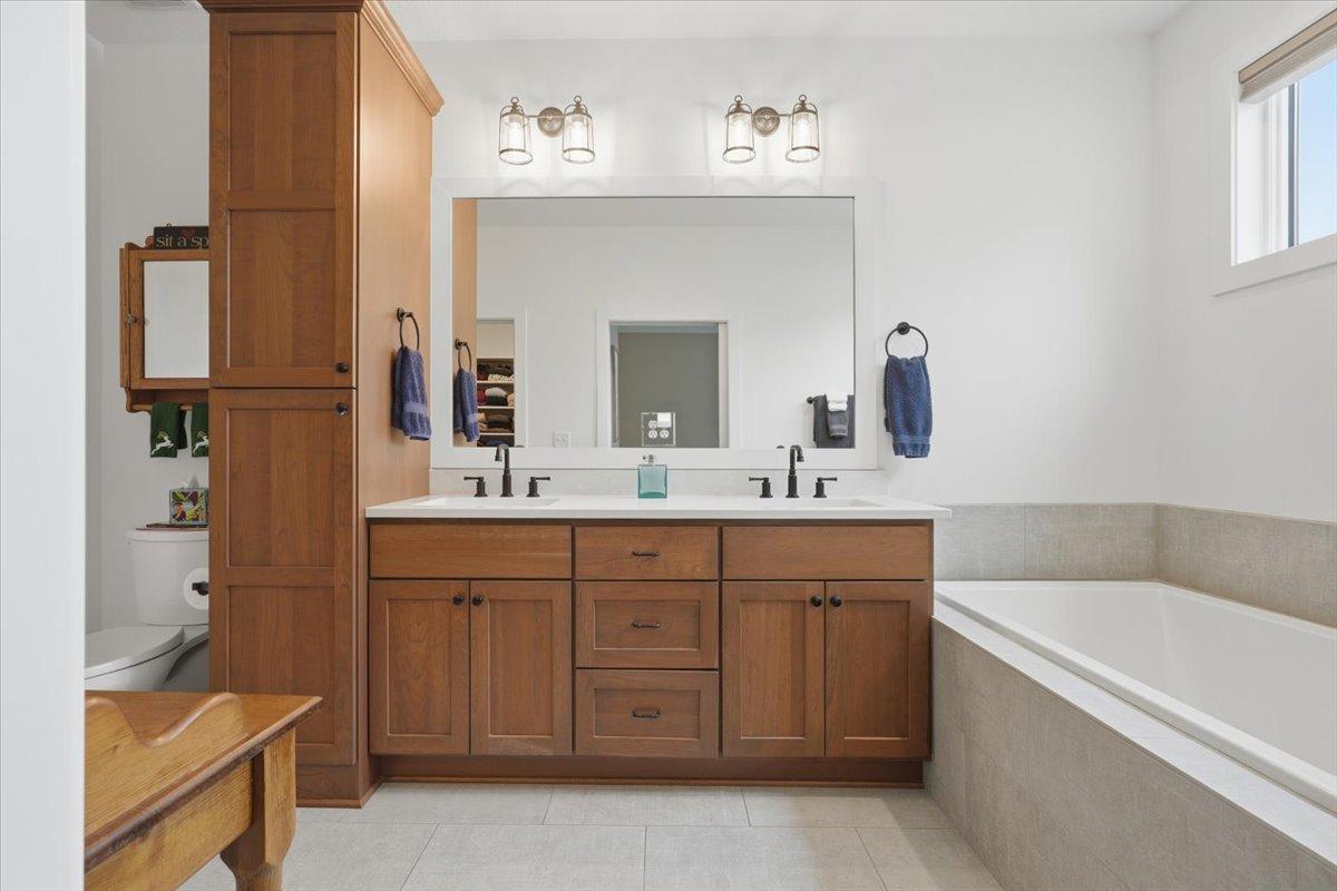 17-Primary Bathroom.jpg