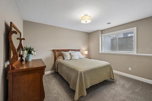 17301 Eastwood Avenue, Lakeville, MN 55044