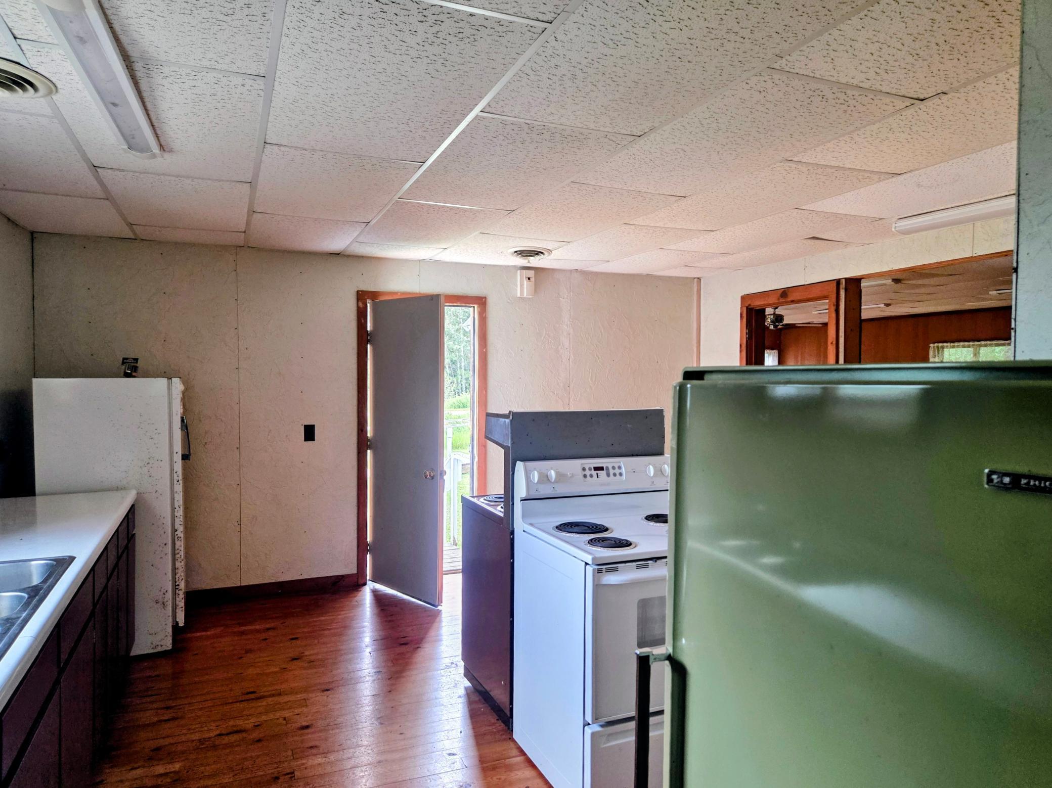 Kitchen area.jpg