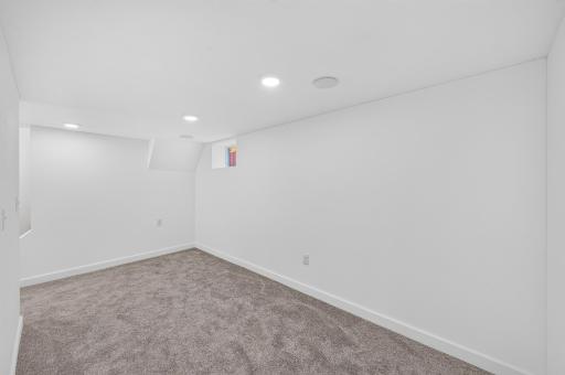 1408 Arona Street, Saint Paul, MN 55108