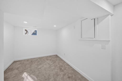 1408 Arona Street, Saint Paul, MN 55108