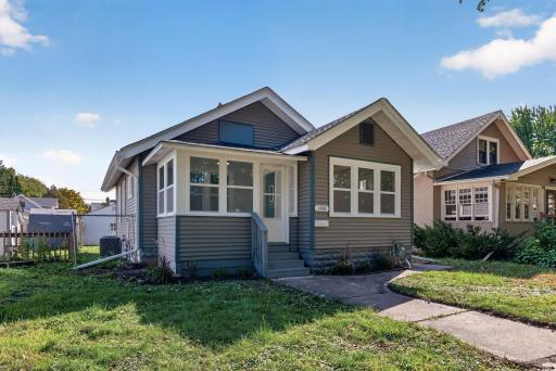 1408 Arona Street, Saint Paul, MN 55108