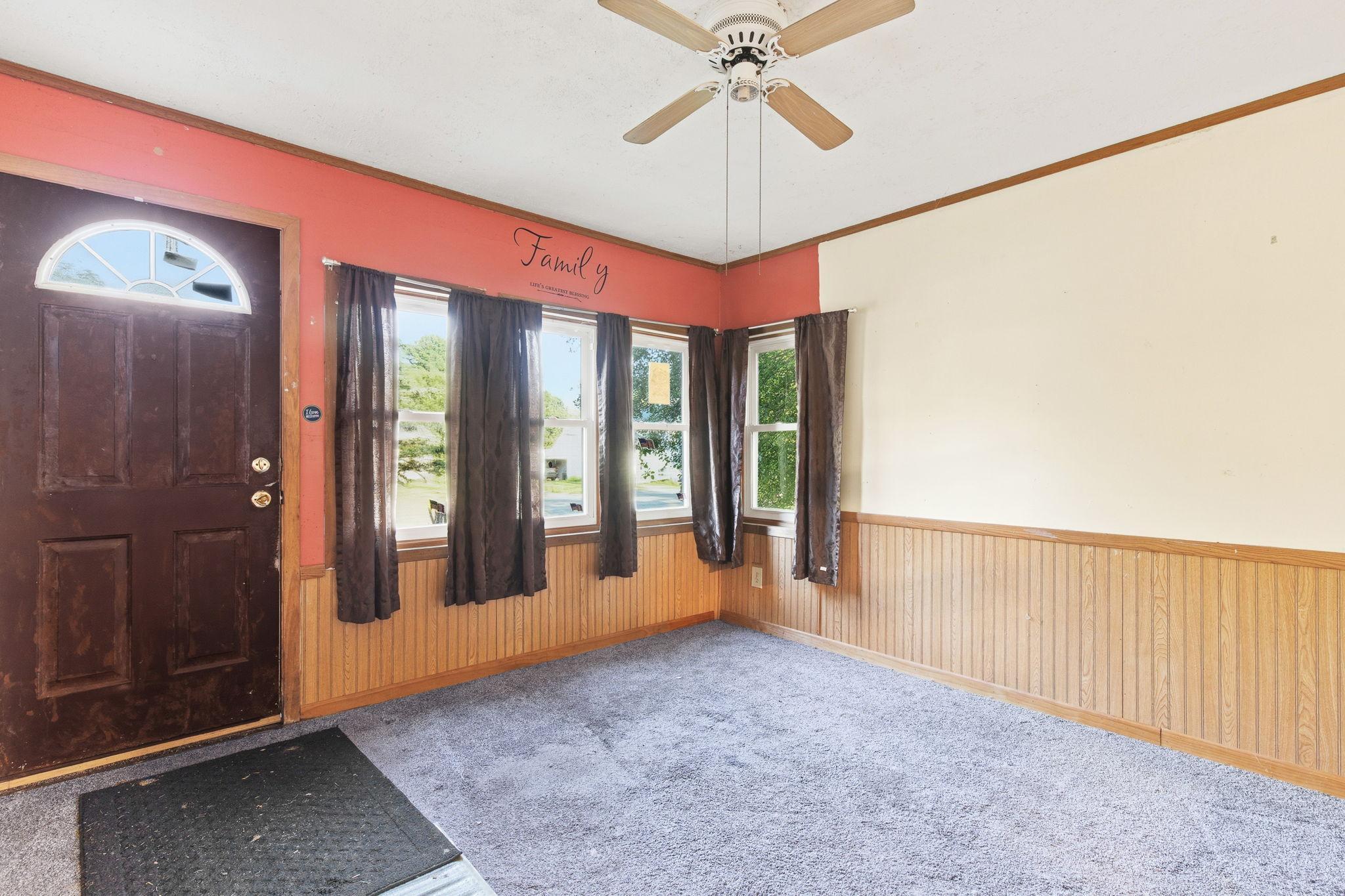 6-web-or-mls-448 Keller Ave S Amery-23.jpg
