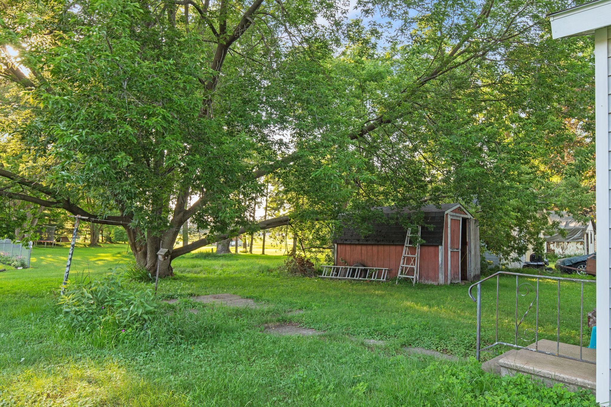 24-web-or-mls-448 Keller Ave S Amery-9.jpg