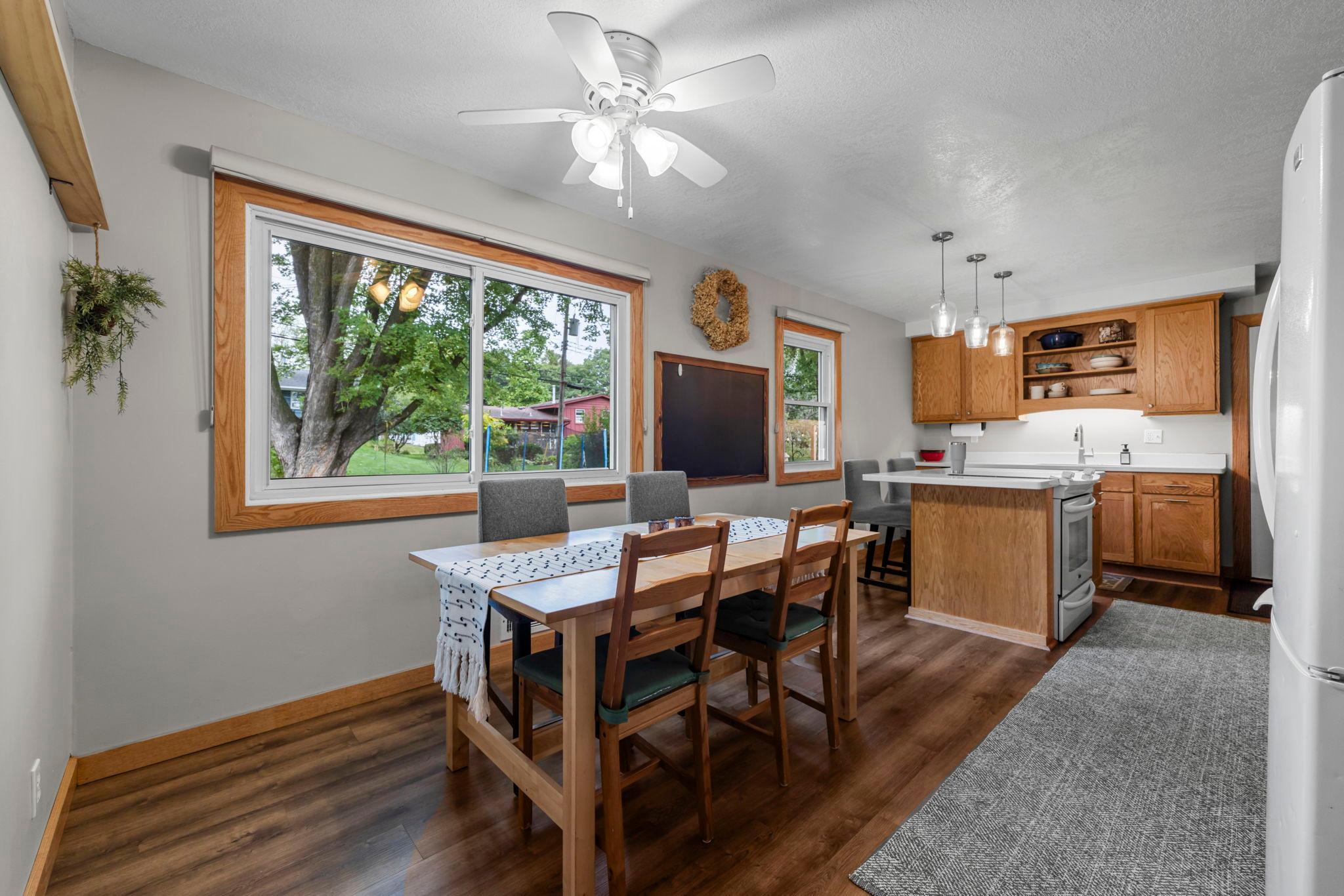 Informal dining room area - back yard views