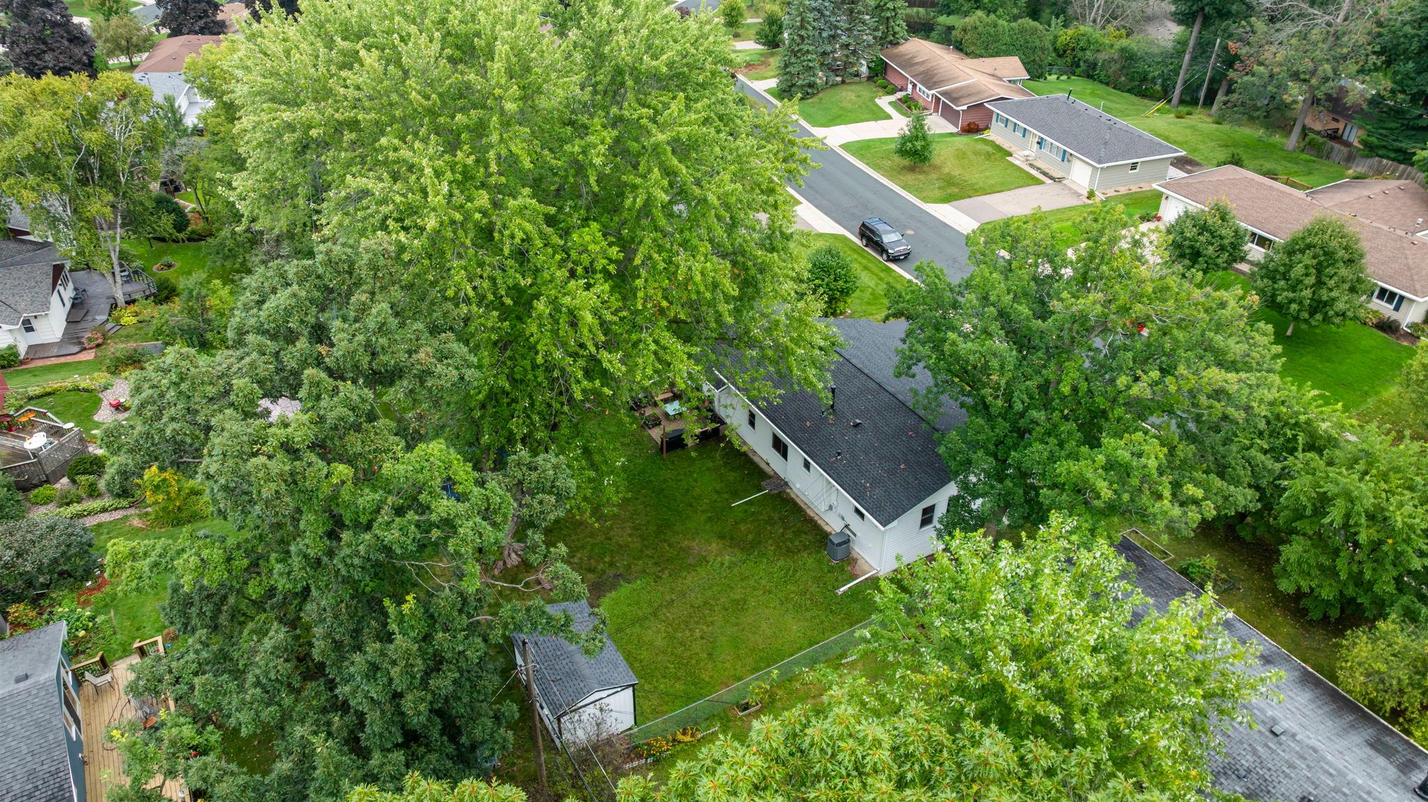 Aerial view of this great yard