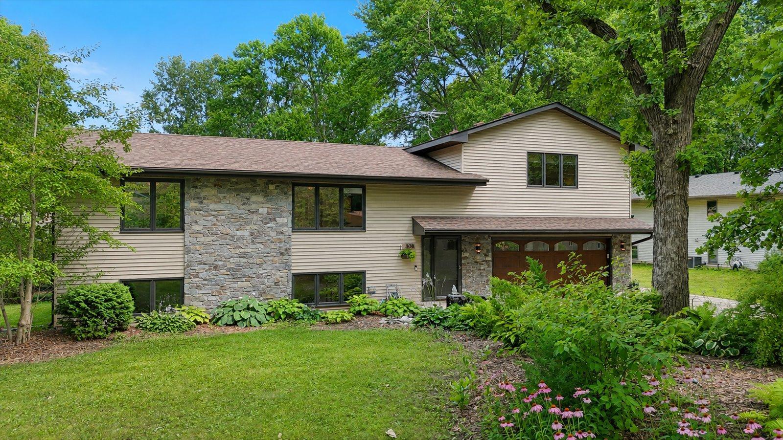 Welcome to 308 Douglas Dr Buffalo!