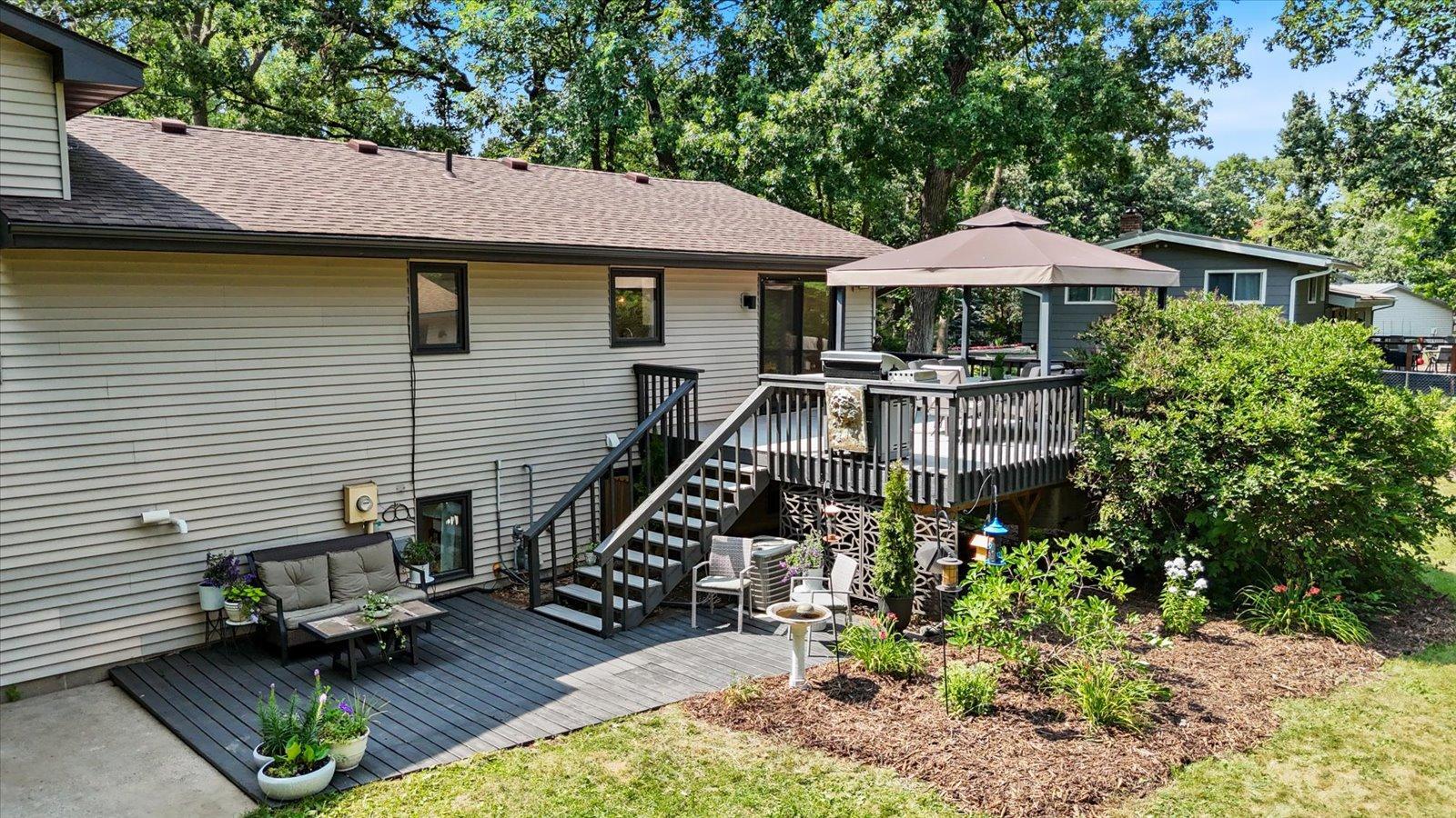 Deck ready for relaxing or entertaining!