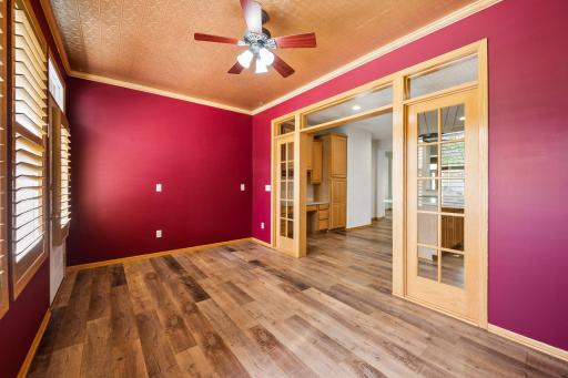 This Room Is So Inviting.. Check Out The Ceiling...