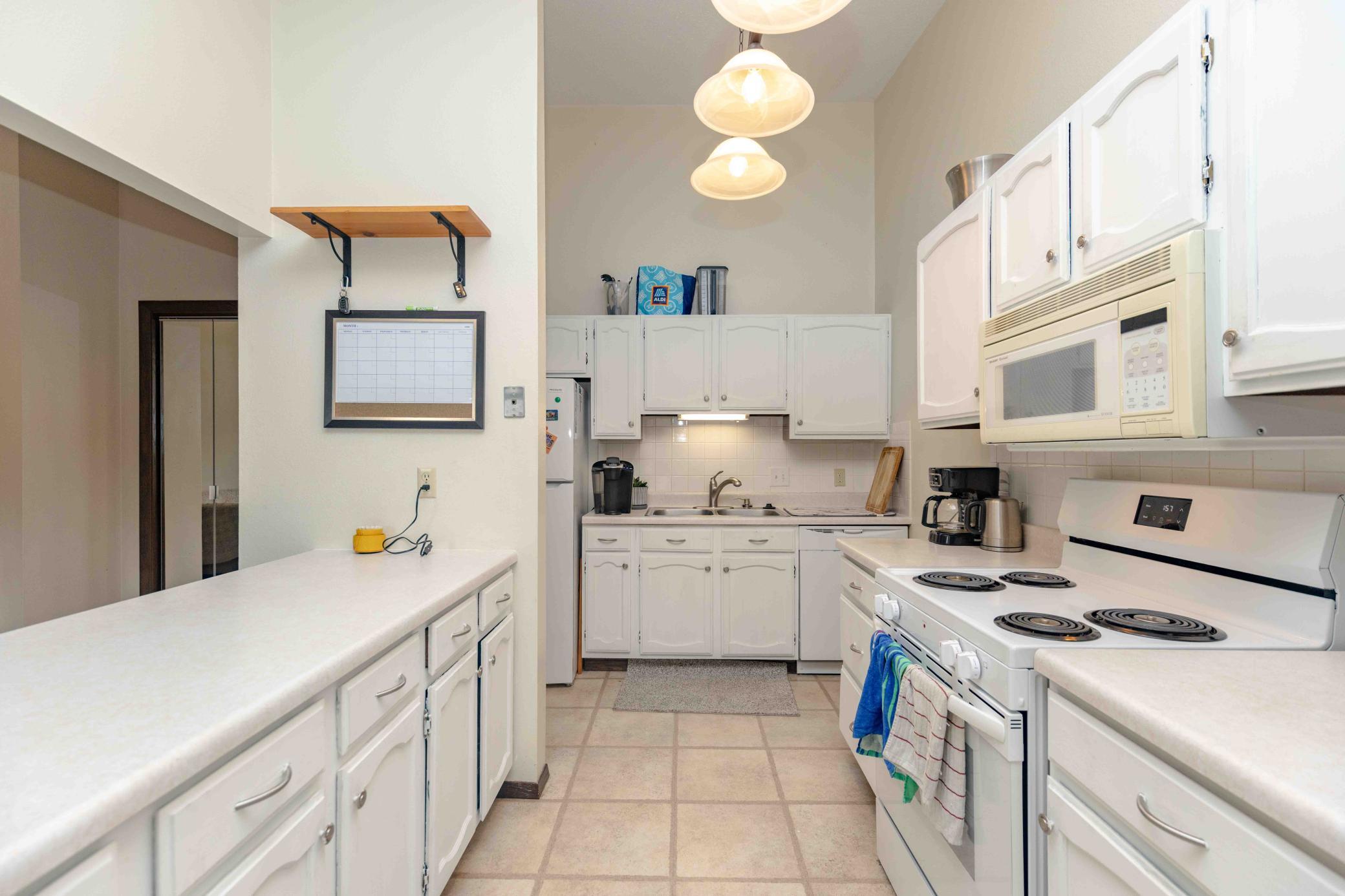 2629 Arrowhead Rd S Fargo MLS-12.jpg