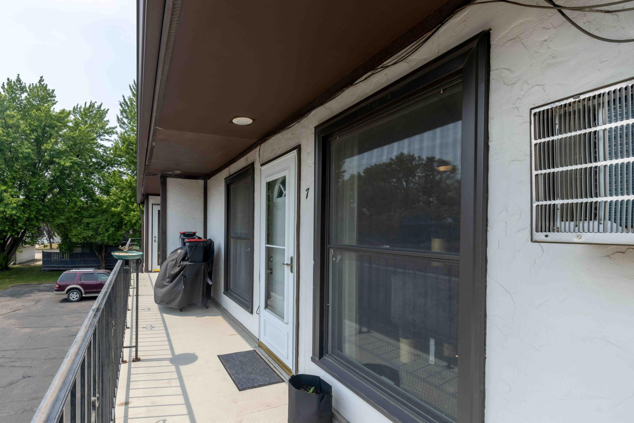 2629 Arrowhead Rd S Fargo MLS-4.jpg