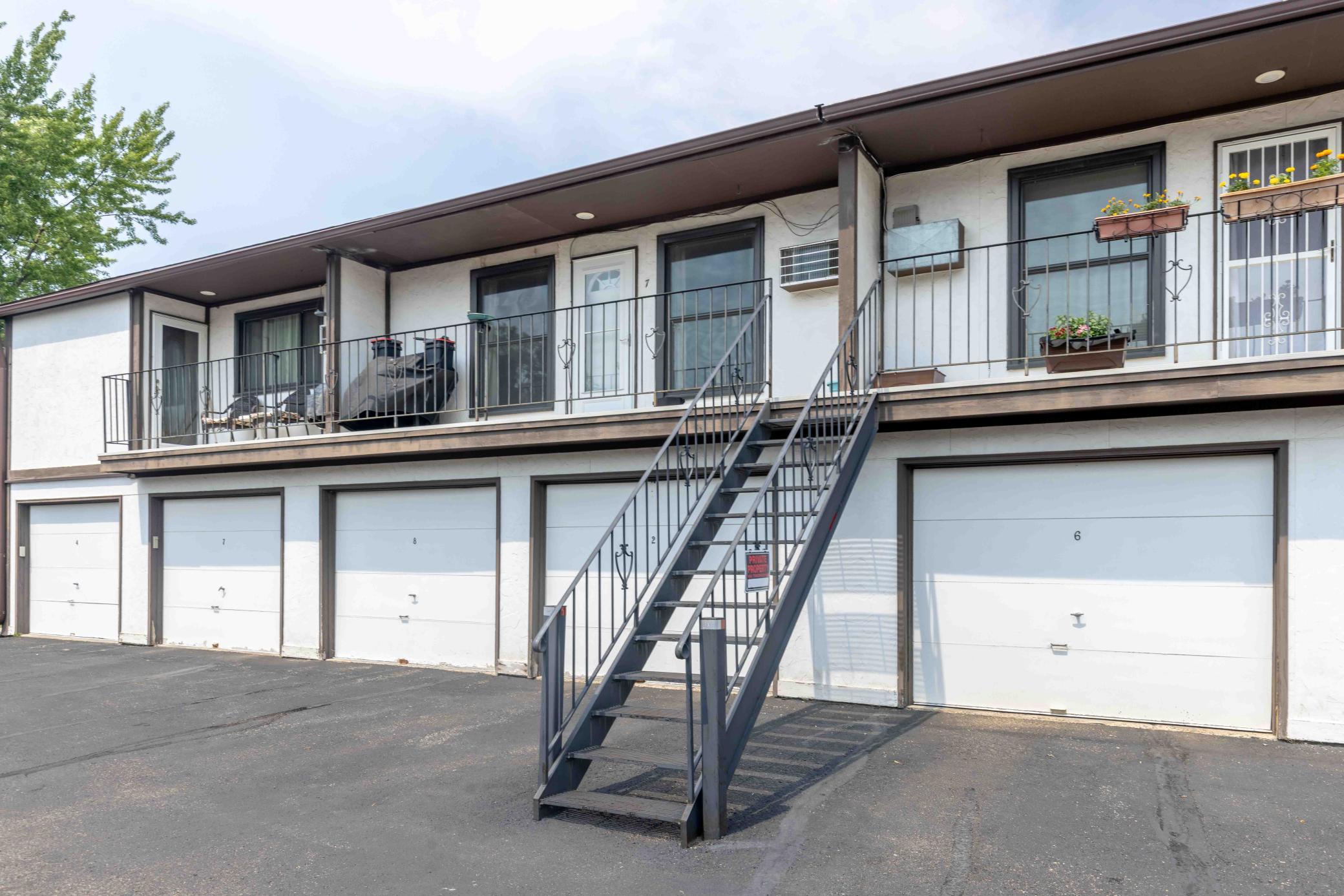 2629 Arrowhead Rd S Fargo MLS-3.jpg