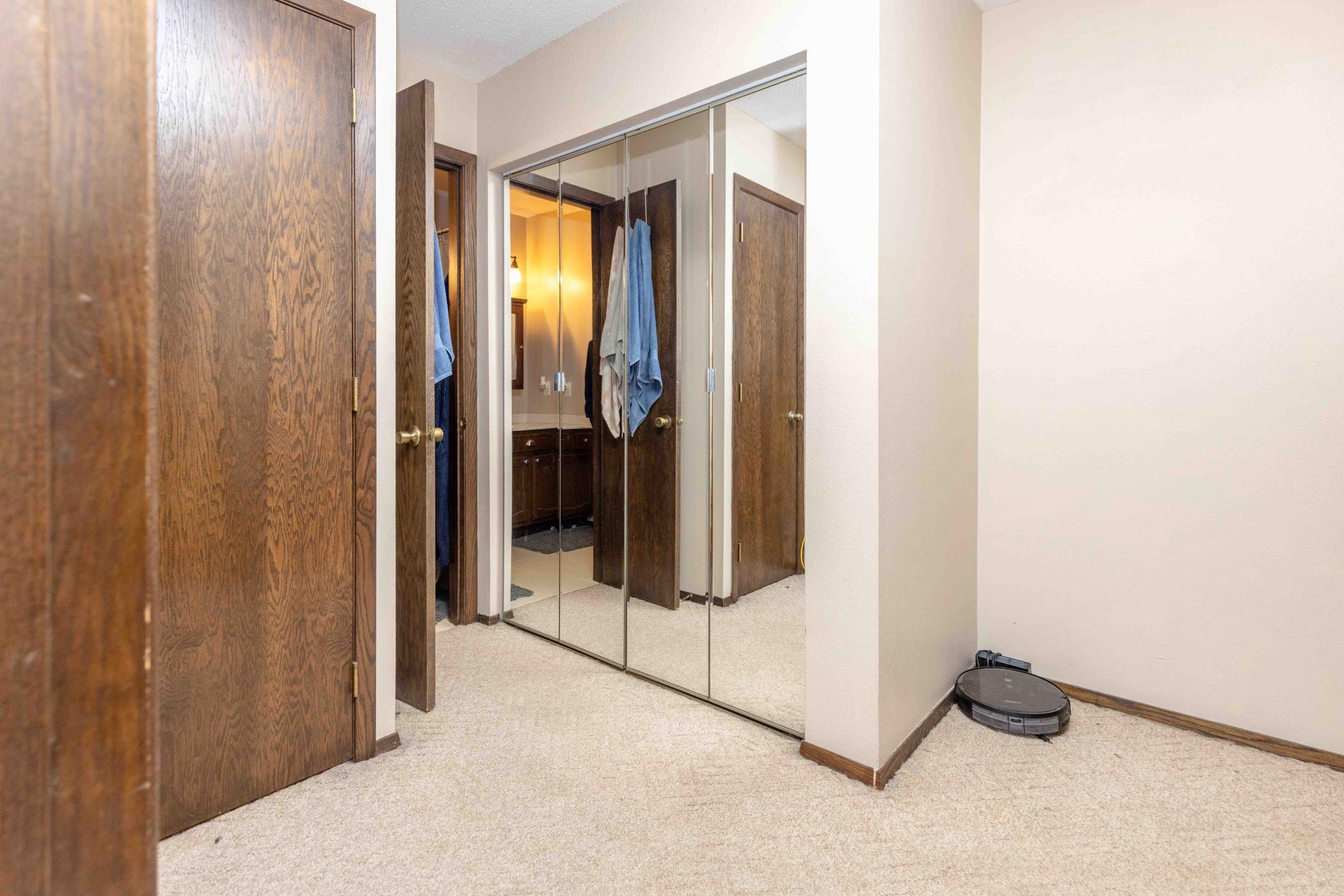2629 Arrowhead Rd S Fargo MLS-14.jpg