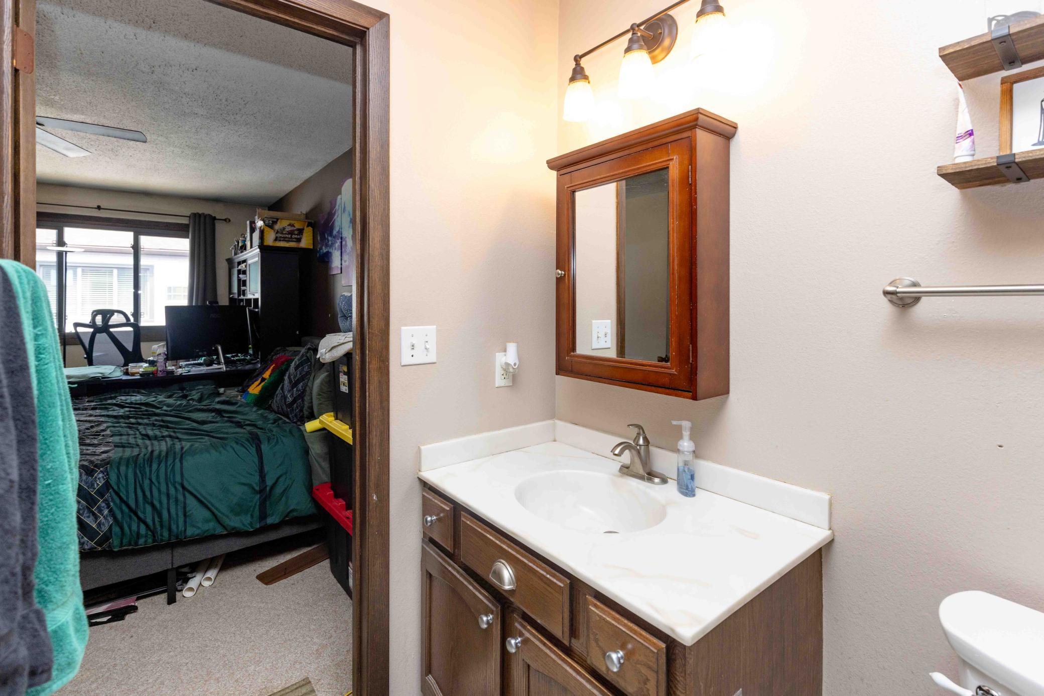 2629 Arrowhead Rd S Fargo MLS-24.jpg