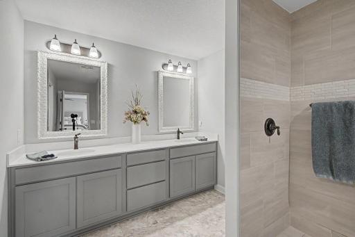 Upper Level | Primary Bathroom | 10708 29th