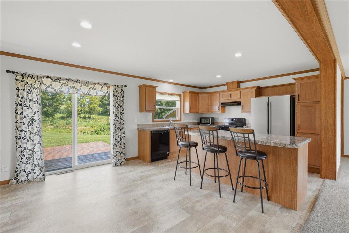 08-Kitchen.jpg