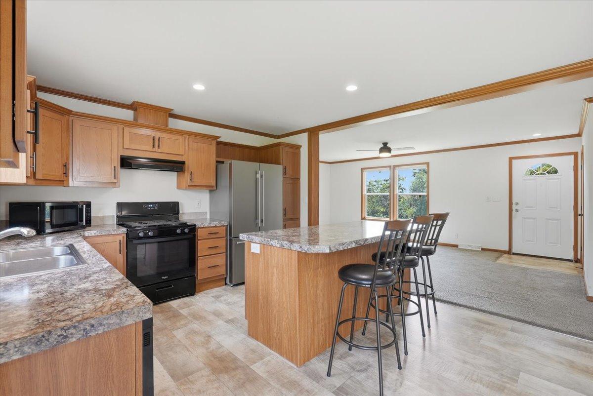 10-Kitchen.jpg