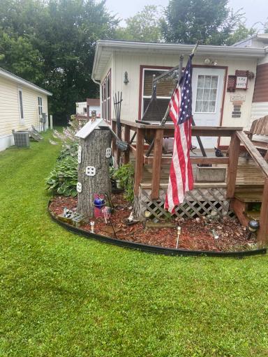 Front deck-cute landscaping