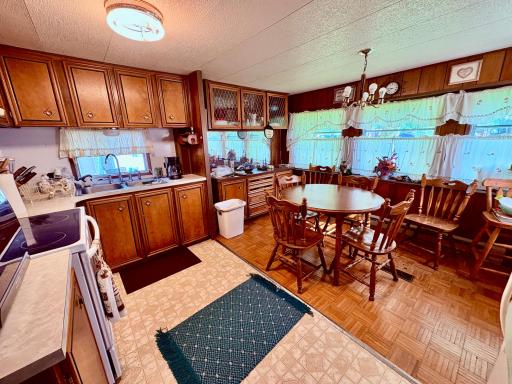 Kitchen/dining