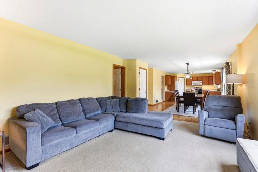 1414 Sunbird Lane, Faribault, MN 55021