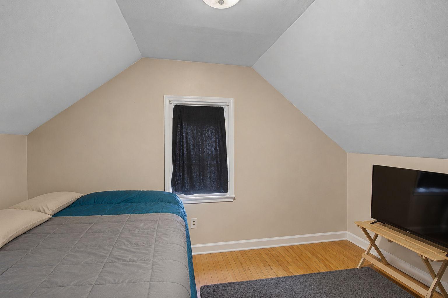 1625 Pole Street NE edit13.png