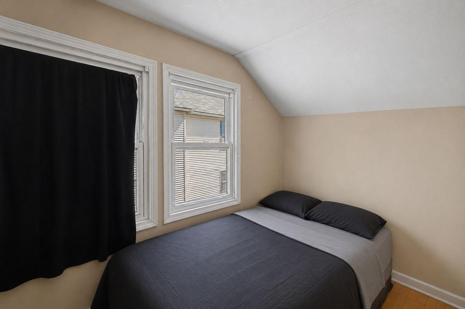 1625 Pole Street NE edit15.png