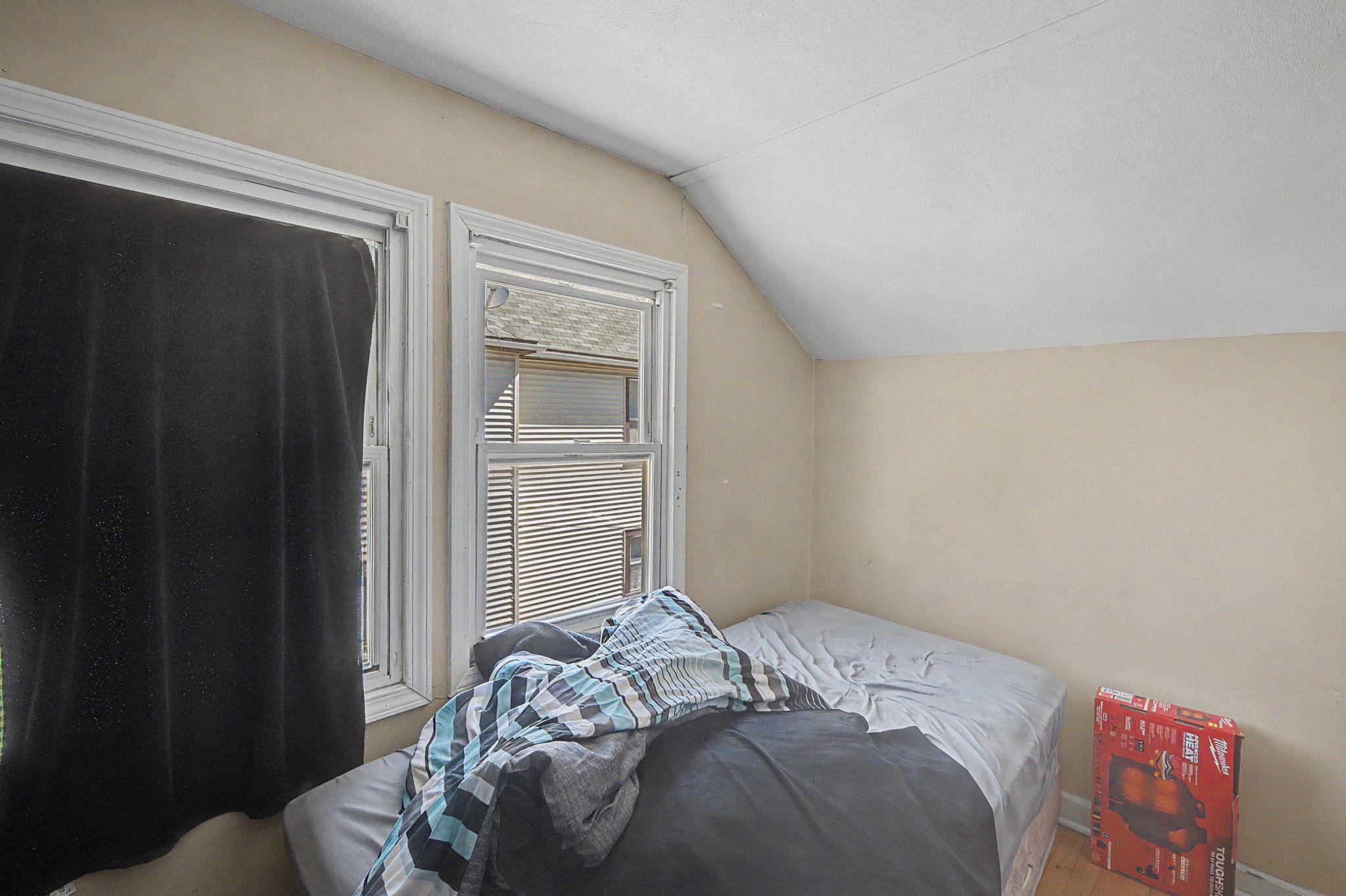 1625_Polk_Street_Northeast_02_print.jpg