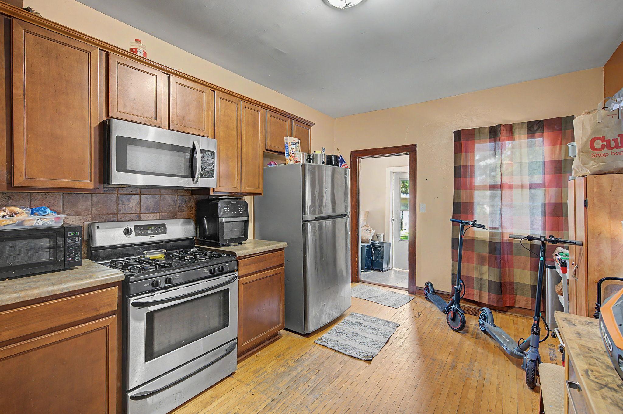 1625_Polk_Street_Northeast_10_print.jpg