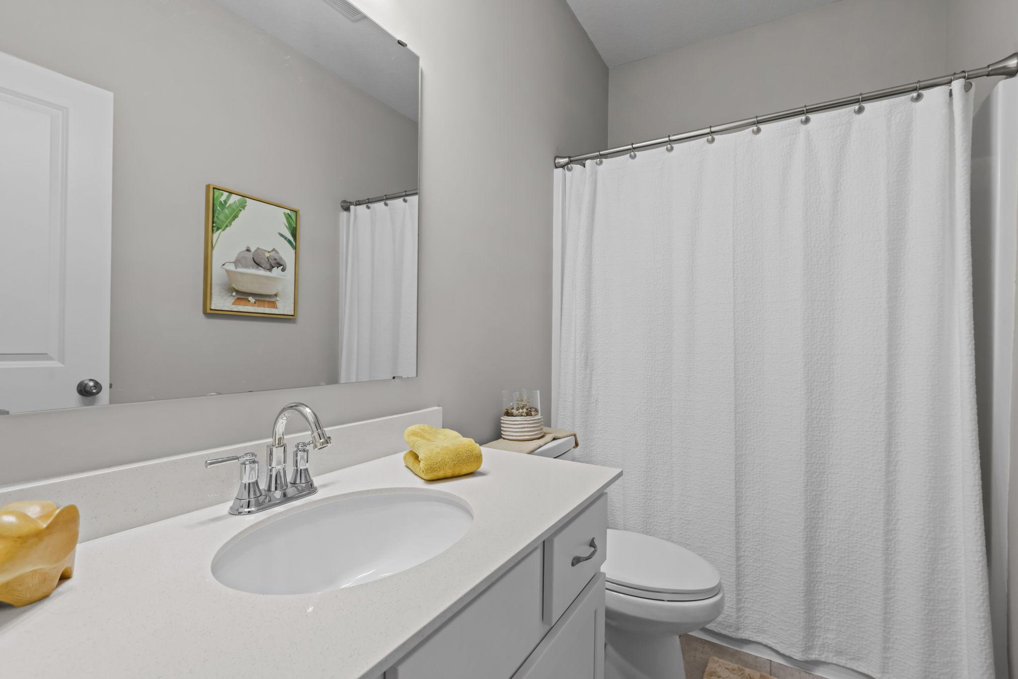 Shared Full Bathroom