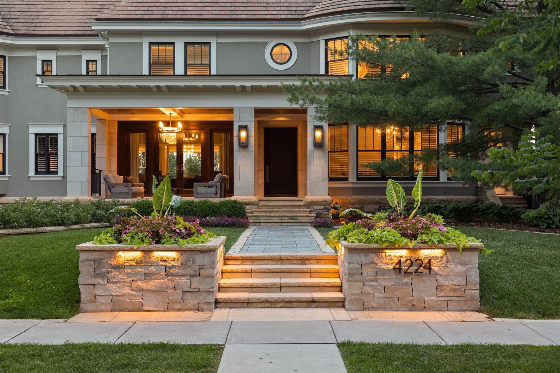A gracious approach to this elegant urban oasis that was extensively renovated in 2016 by Anderson Reda