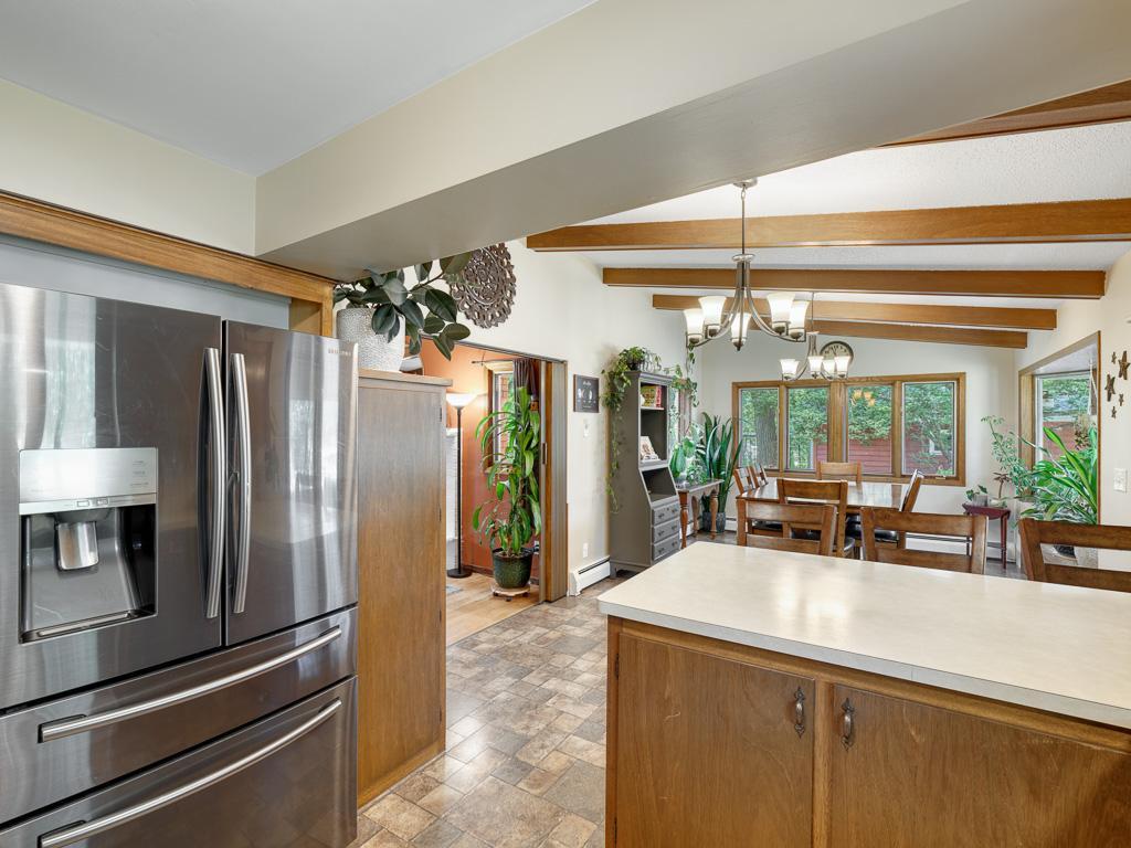 10 - Kitchen.jpg