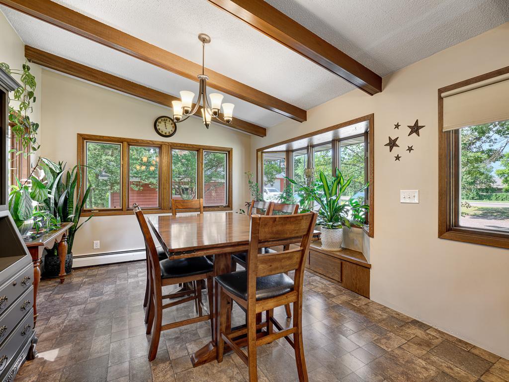 6 - Dining Room.jpg