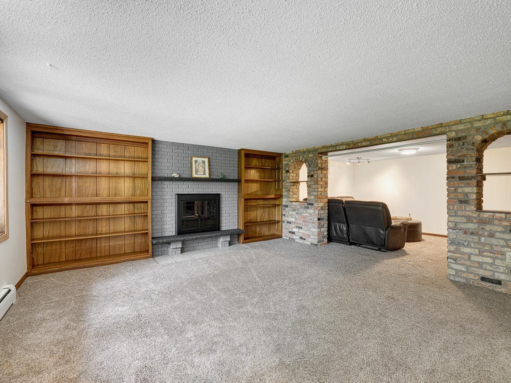 18 - Family Room.jpg